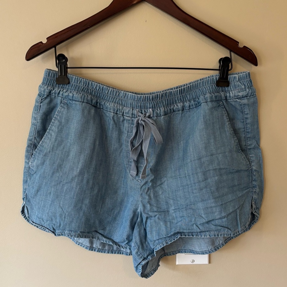 LOFT Blue Chambray Shorts with Drawstring Waist Size Medium